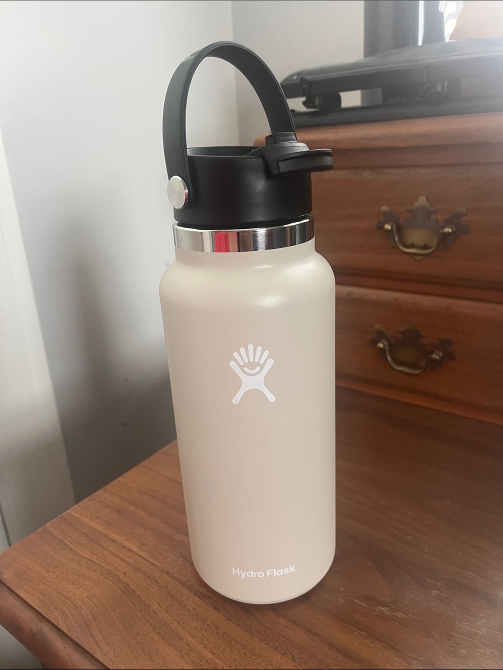 Hydro Flask Cream Bottle with Black Flex Handle